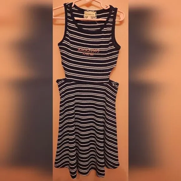 Btween Sleeveless dress with cutout in the sides dress 7 * - Picture 1 of 4